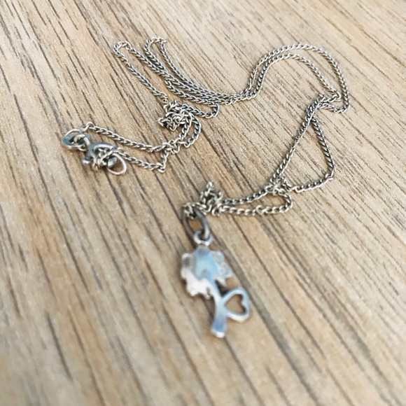 🌺 Tiny delicate silver necklace & flower pendent - Picture 2 of 4